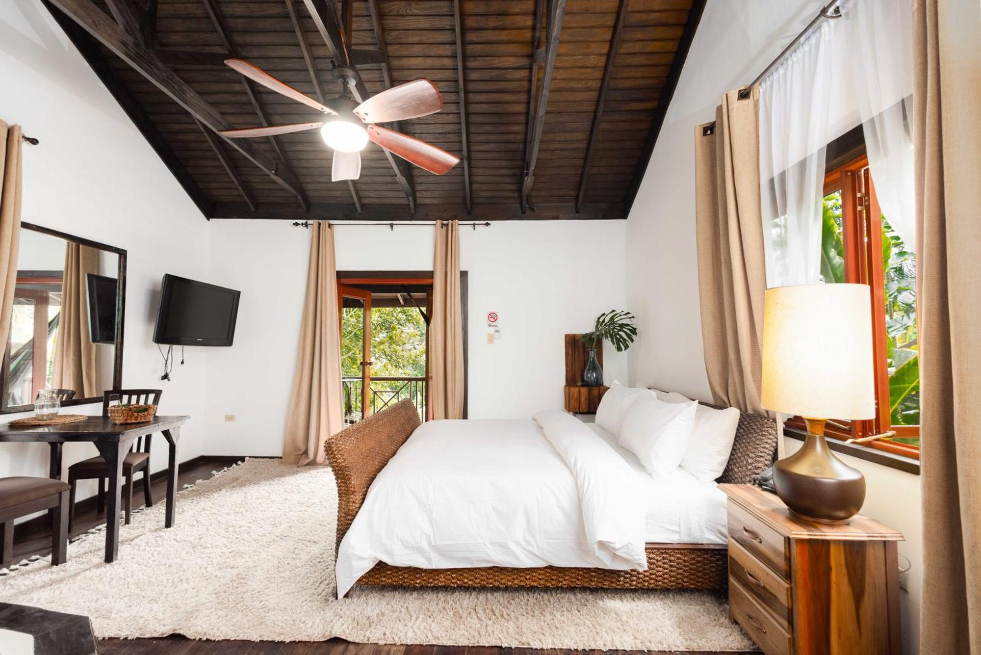 Serendipity Holistic Resort Spa Kingston Kültér fotó