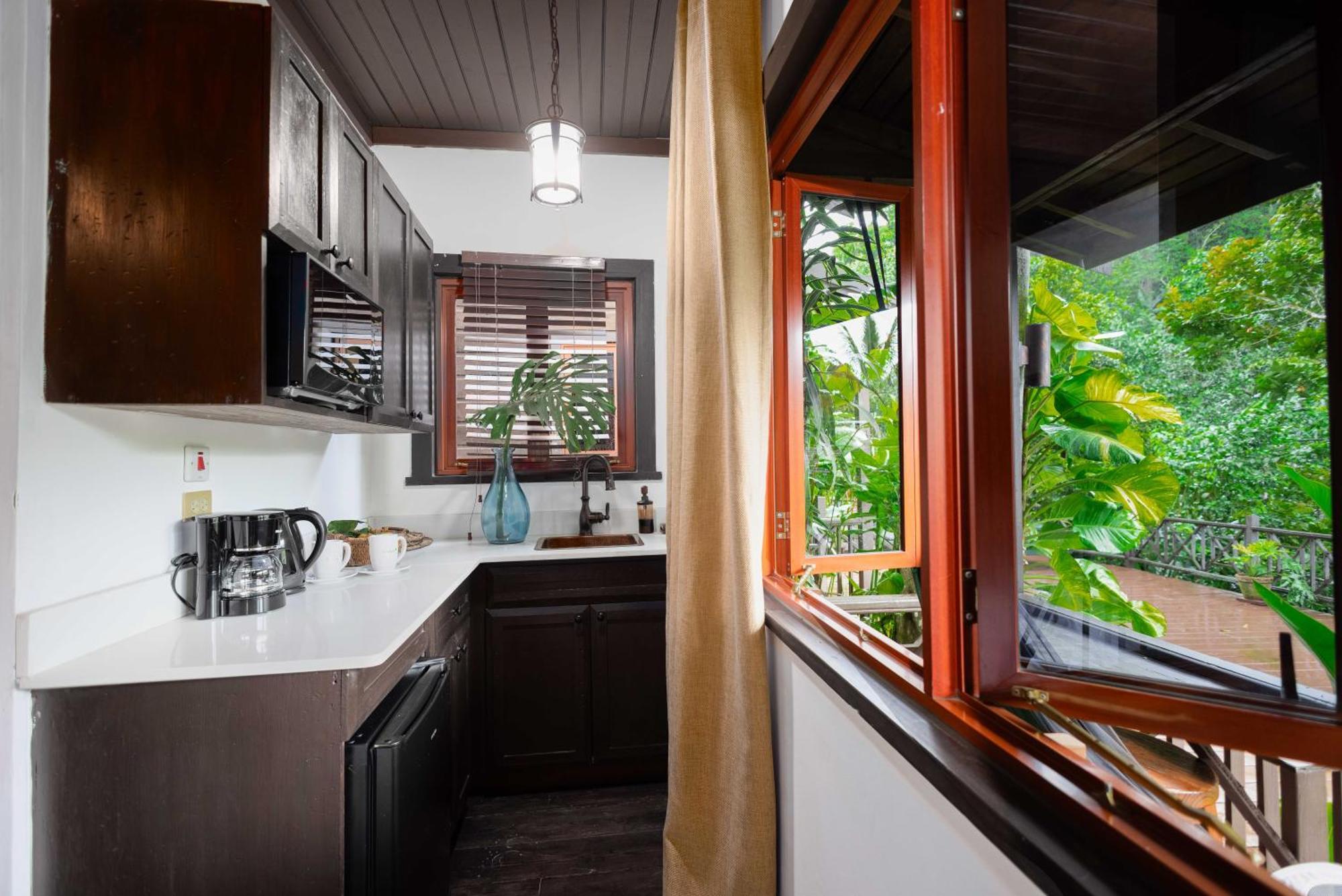 Serendipity Holistic Resort Spa Kingston Kültér fotó
