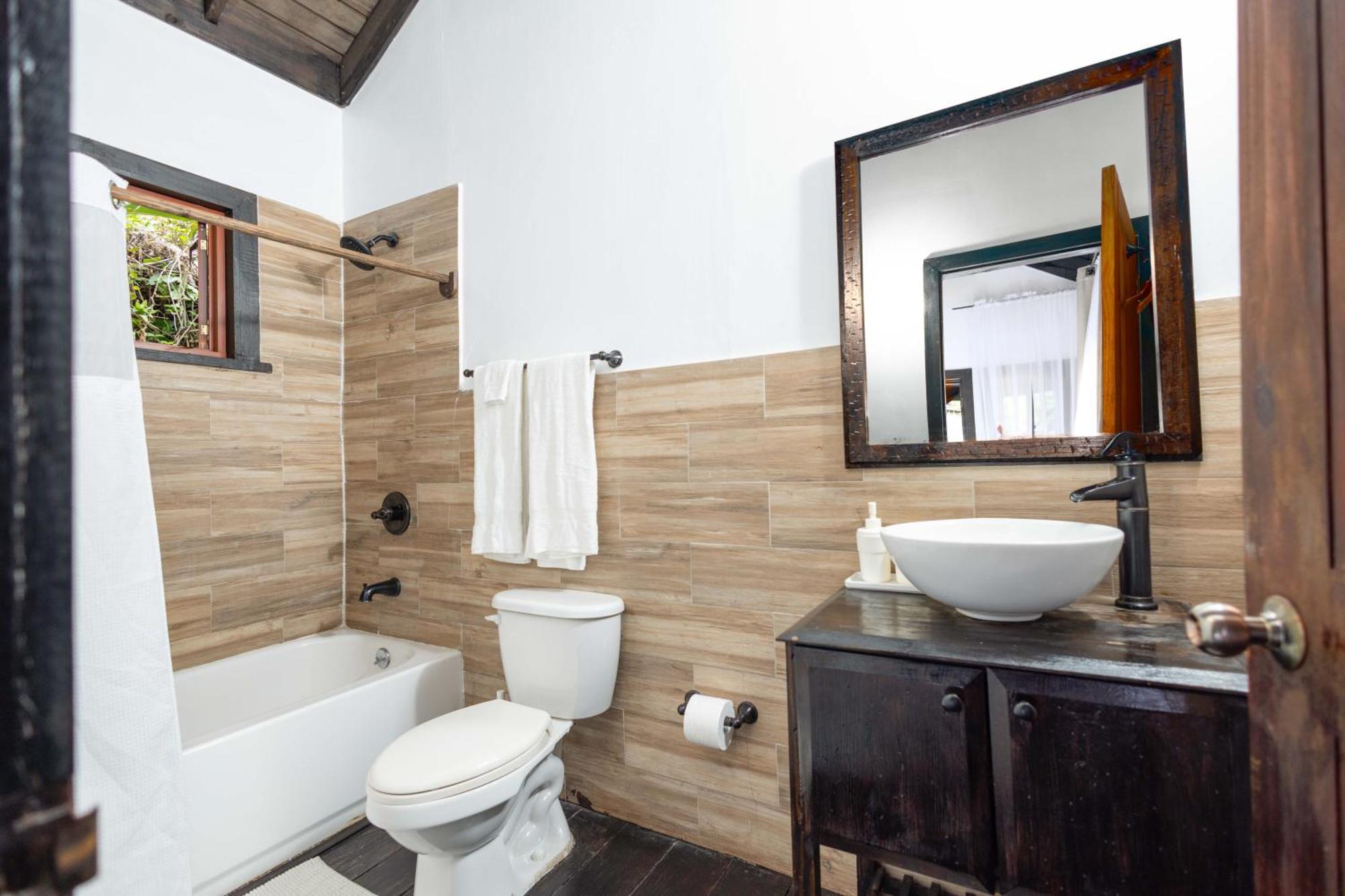 Serendipity Holistic Resort Spa Kingston Kültér fotó