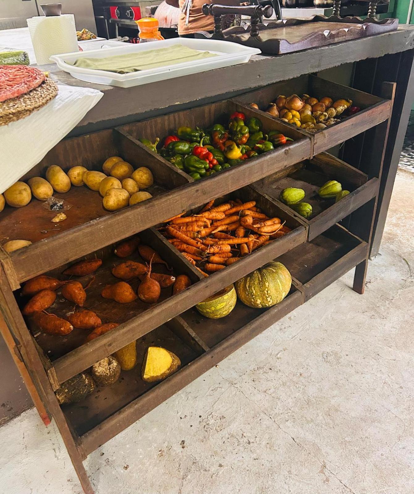 Serendipity Holistic Resort Spa Kingston Kültér fotó
